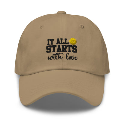 starts with love | Cap bestickt